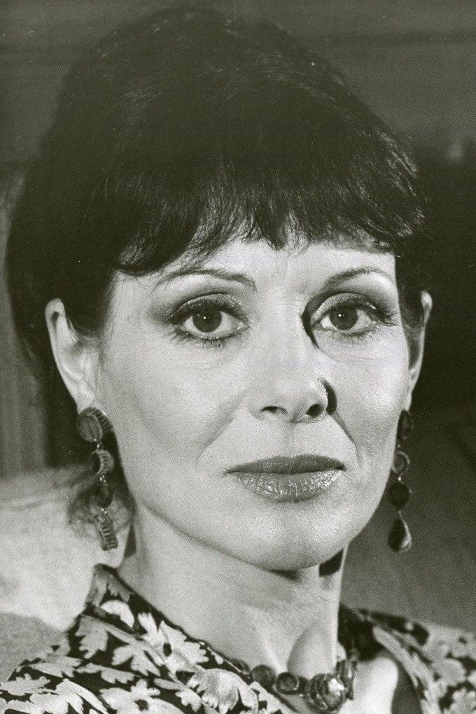 Catherine Sellers as Emmanuelle in Les Compagnons d'Eleusis