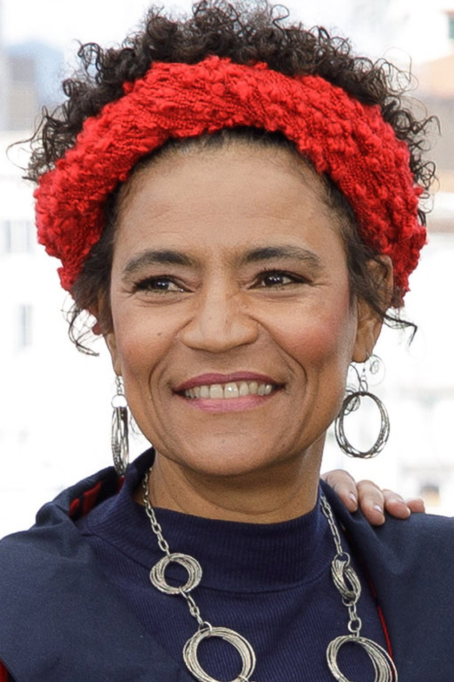 Bárbara Santos as Filomena in Invisible Life