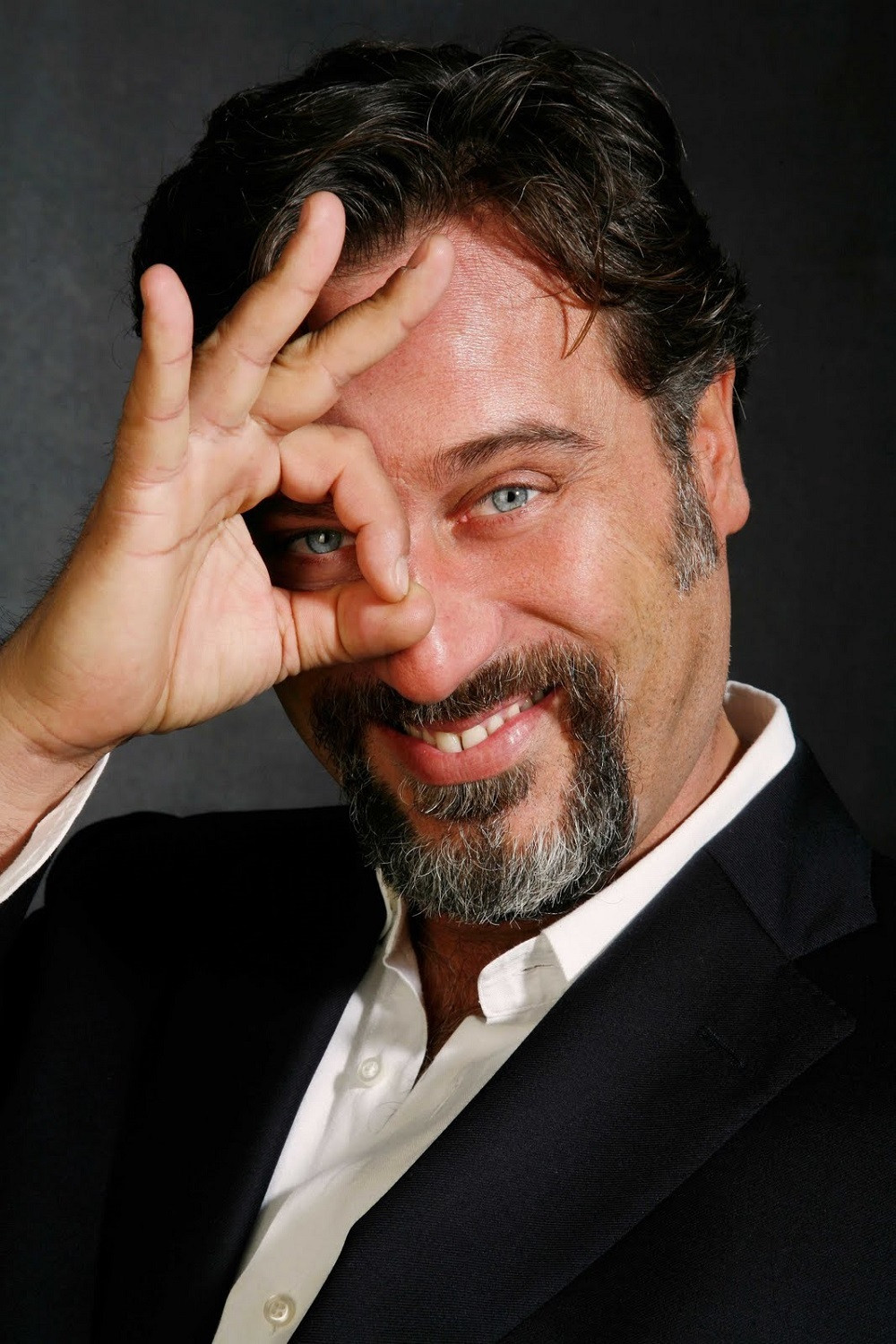 Dario Cassini as Lucio in Looking for Paradise