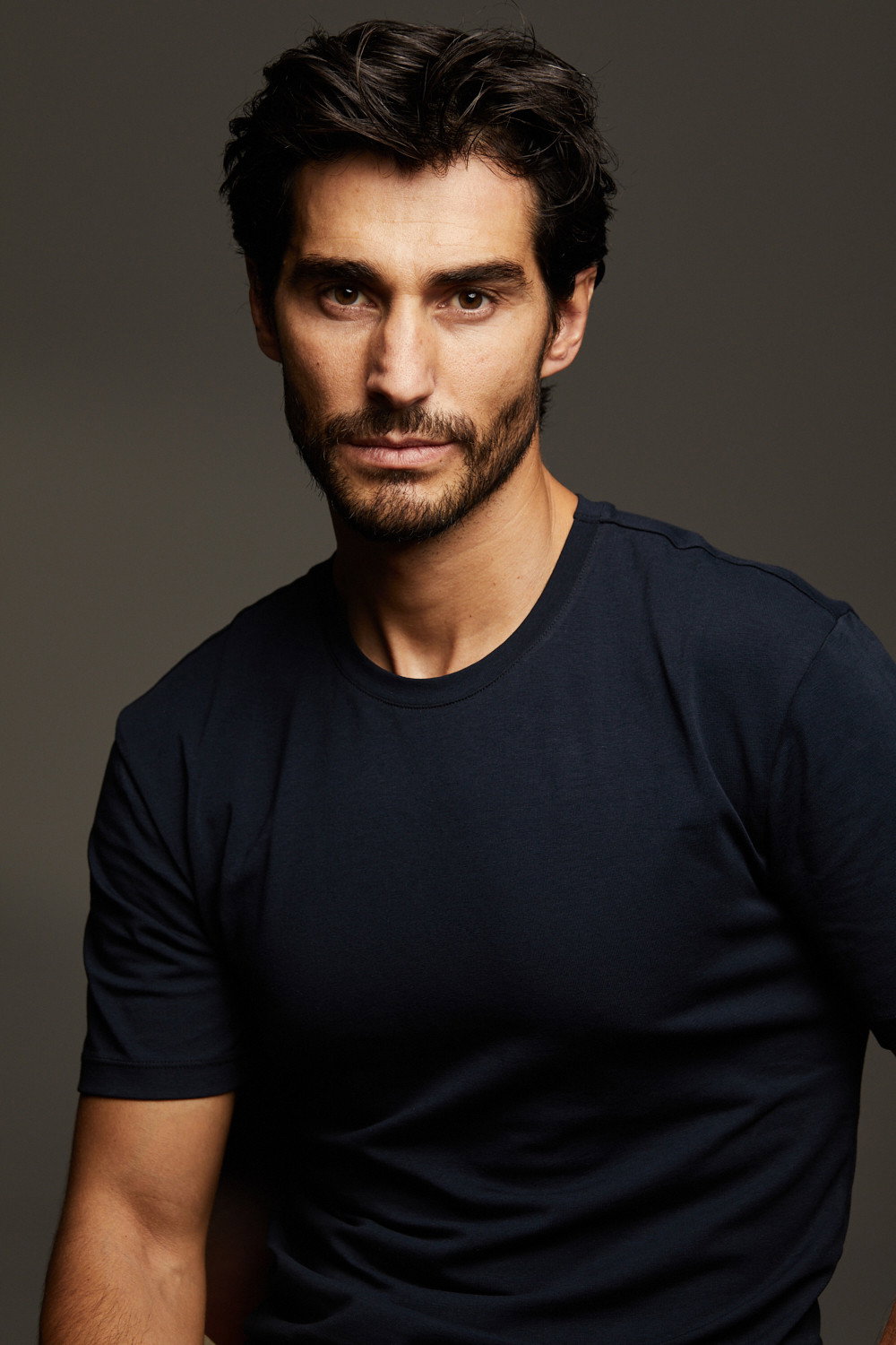 Carlos Torres as Juan José Cardona in Sala de Urgencias