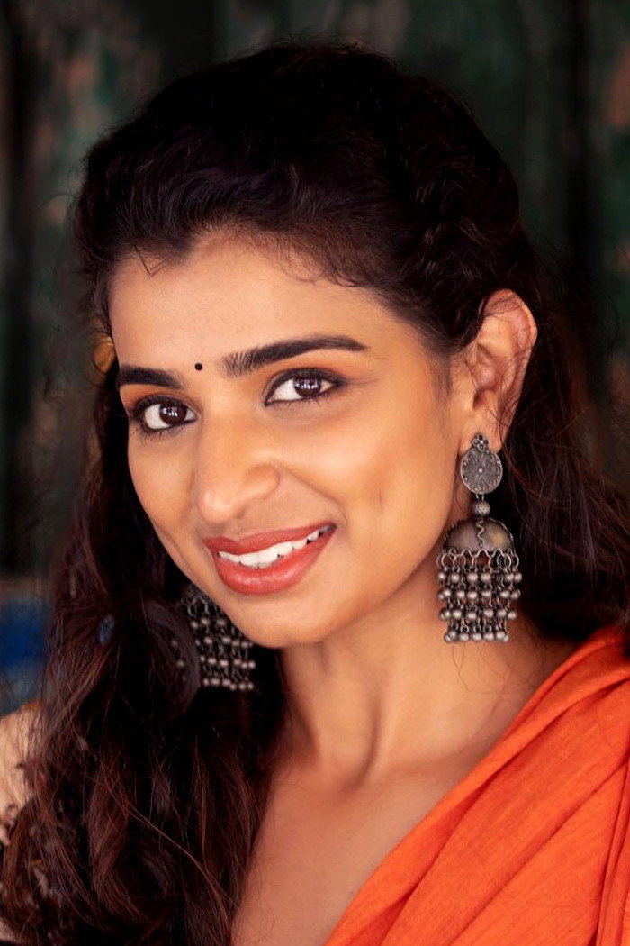 Lisha Chinnu as Yathrika in Vekkai