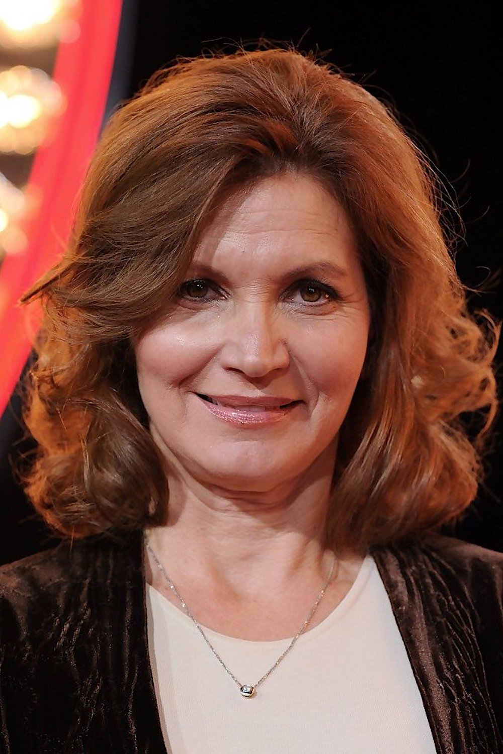 Isabella Hofmann as Gwen Connors in Dying to Belong