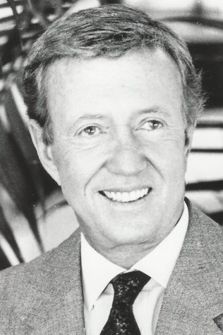 Roberto Maya as Alexandre in Simplesmente Maria