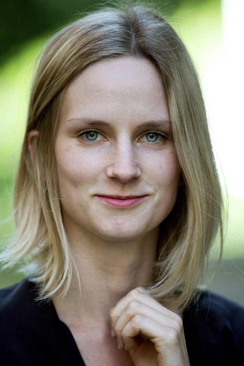 Grete Havnesköld as Natalie in Starring Maja