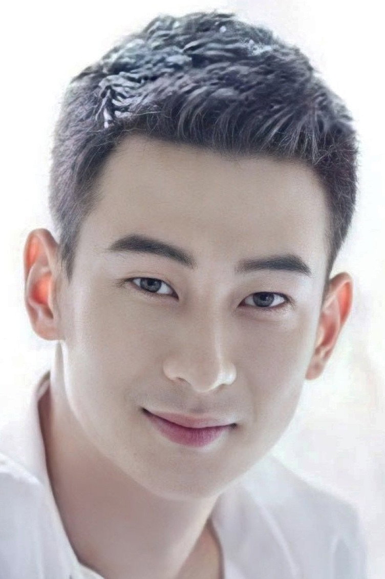 Leng Jiyuan as Prince Li in Mermaid's Jade