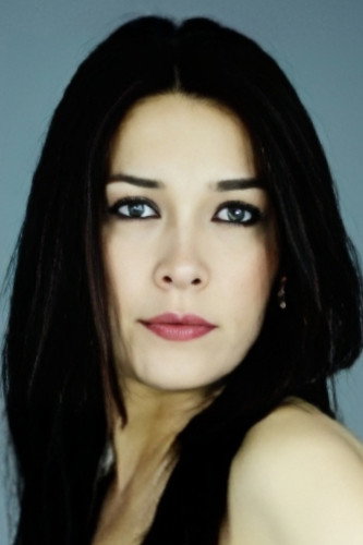 Demet İyigün as Gönül in Hayat Mucizelere Gebe