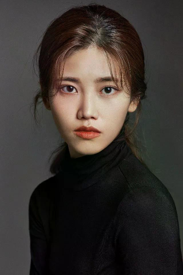 한해솔 as Cha Ye-ji in Noona Likes Older Guys