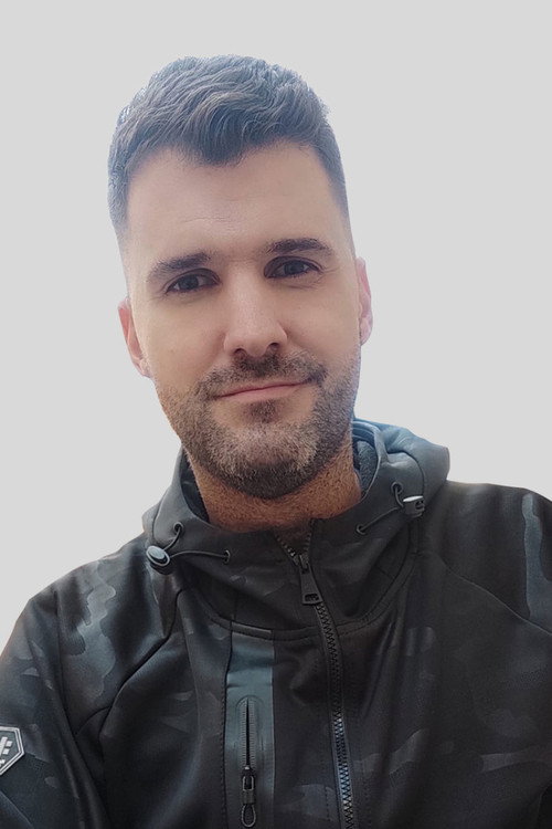 Chema Gala as Marcos Vázquez in No dejes de grabar 2