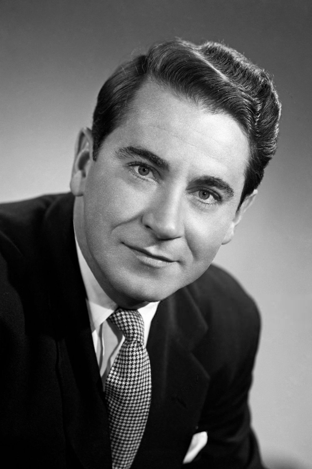 John Sylvester White as Cavelli in A Shadow in the Streets