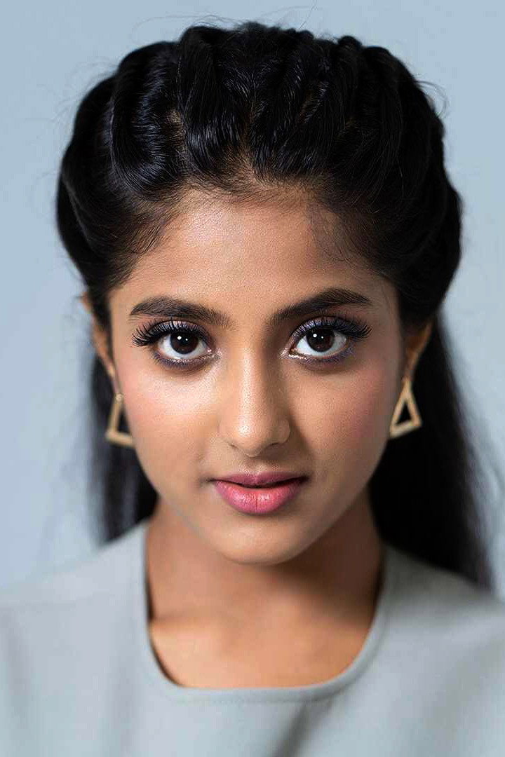 Ulka Gupta as Rajni in Rajni Ki Baraat