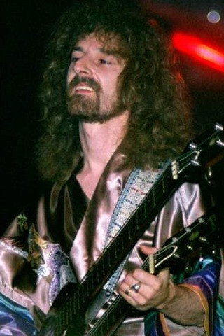 Les Holroyd as Bass & Acoustic Guitars, Vocals in Time Honoured Ghosts