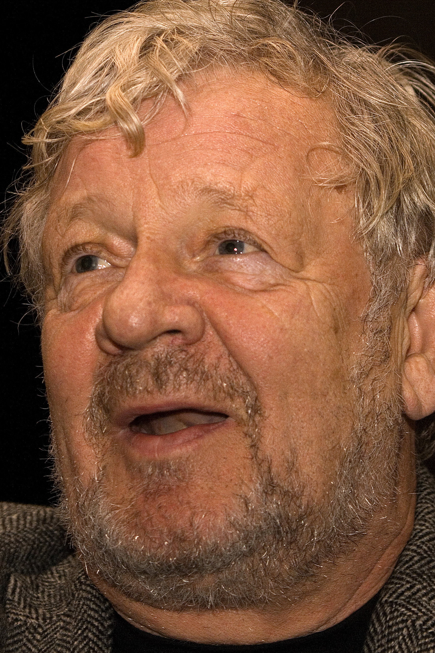 Börje Ahlstedt as Carl Axel Strindberg in August