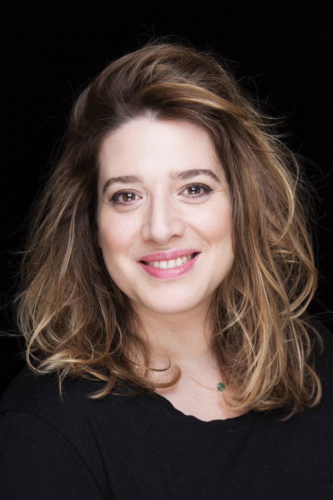 Vanessa David as Anouk in Flashback