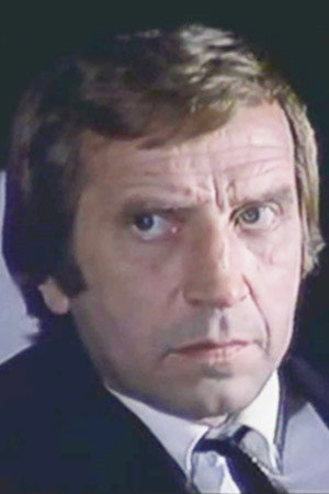 Rastislav Jović as Policijski agent in Walter Defends Sarajevo