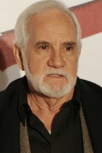 Ricardo Blume as Roberto Caride / Antonio Ramos in Simplemente María