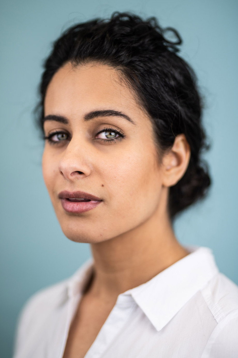Jouman Fattal as Ezra Voorland in BuZa