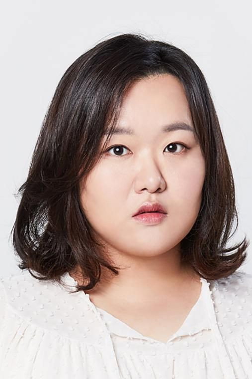 하재숙 as Sa Geum-ran (Past) in Birth of a Beauty
