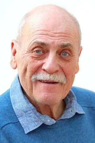 Roger Walker as Barry Courtland in Picking Up the Pieces