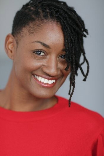 Laurence Joseph as Gabrielle in Les Sandales blanches