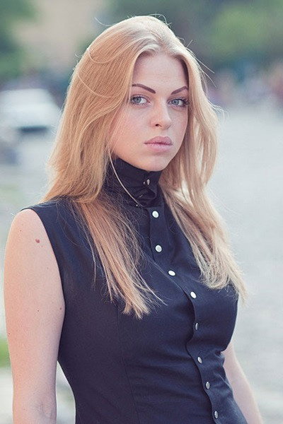 Yana Glushchenko as Вера Терентьева in Distorting Mirror Of The Soul