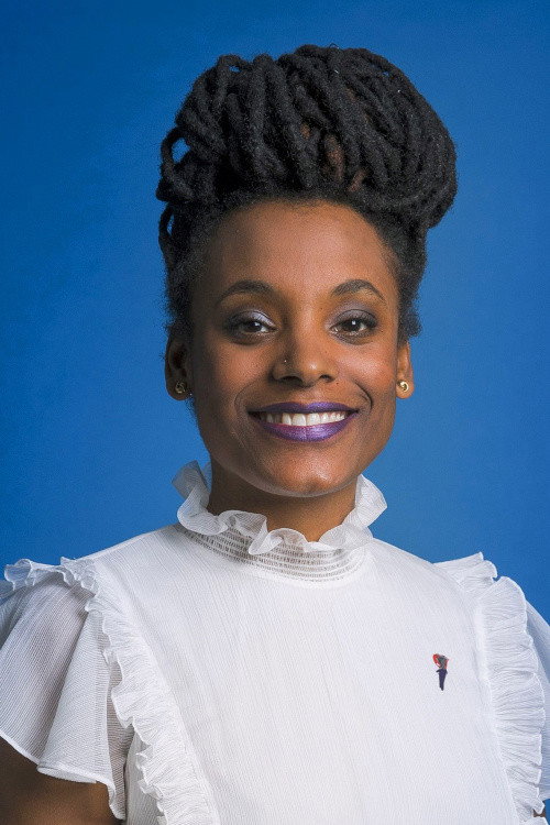 Joy Wielkens as Yaayaa in Into Thin Air