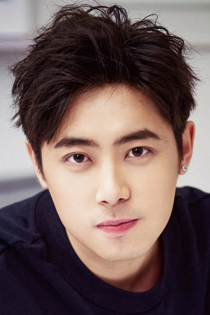 Xiao Xu as Yu Sanlian in Mackerel Falls in Love with Cat