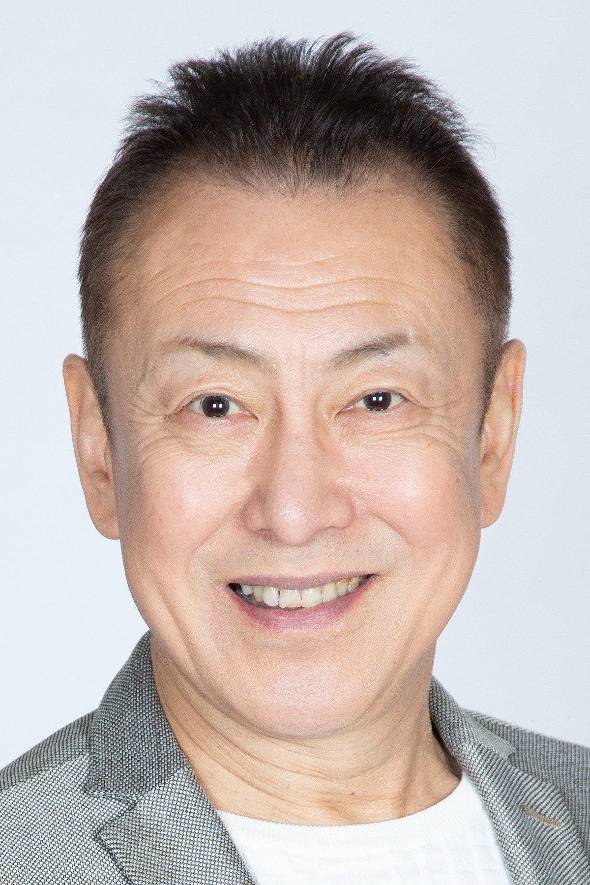 堀川りょう as Shun (voice) in Saint Seiya