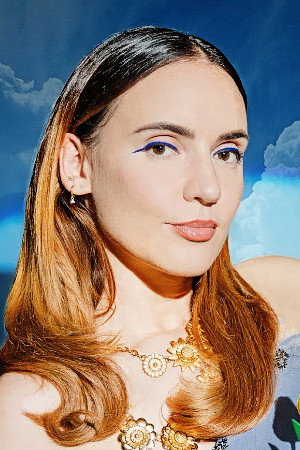 Nathalie Odzierejko as You Tube in Mission 404 : Internet doit rester vivant