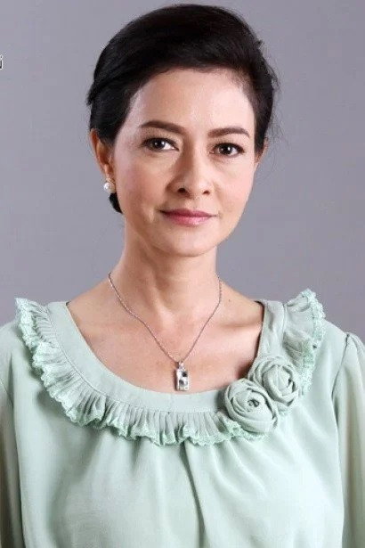 นาตยา จันทร์รุ่ง as Warangsiri in Love Without Borders