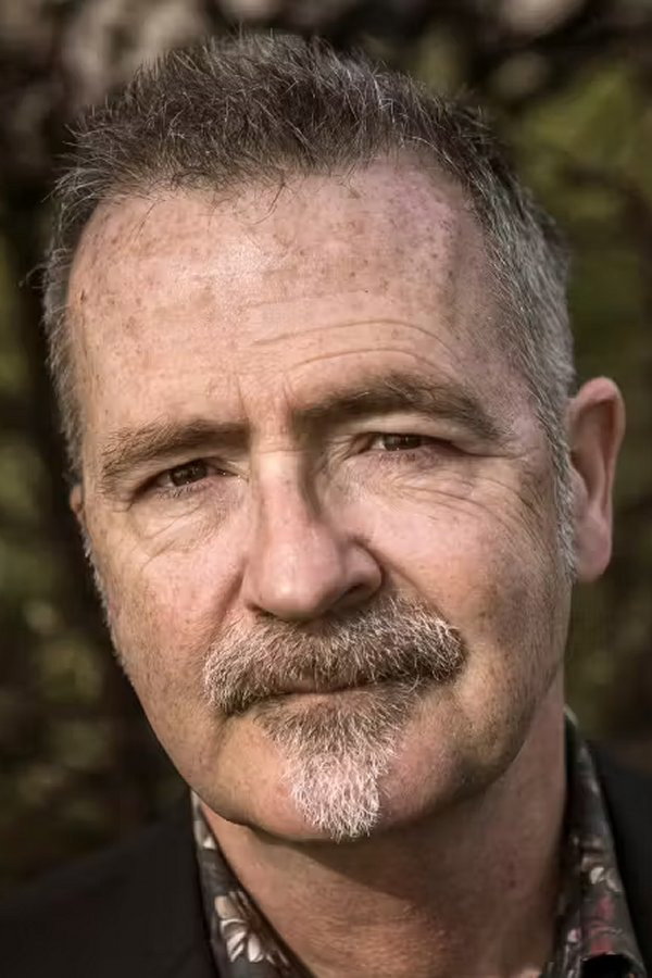 Adrian Hughes as Sig selv in 25 år med DR2 - fra Banjo til Bonderøven
