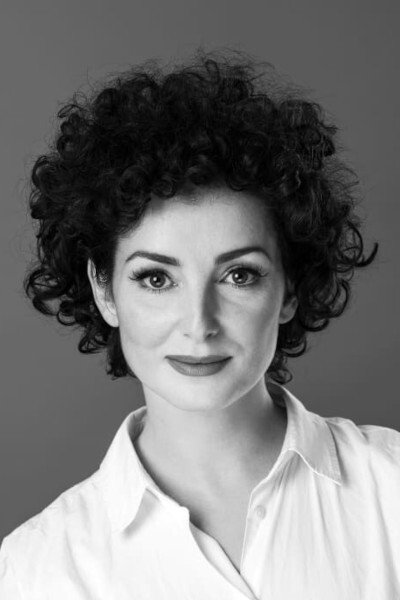 Olga Pakalović as Iva in Fine mrtve djevojke