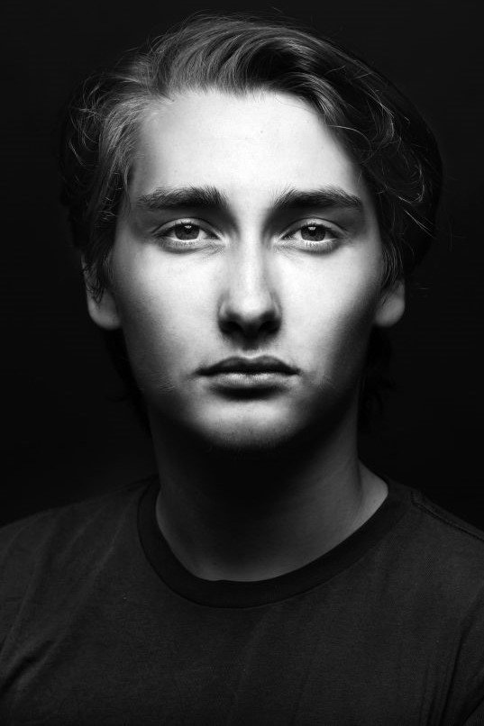 Magnus Sjørup as Niclas in Panisk Påske
