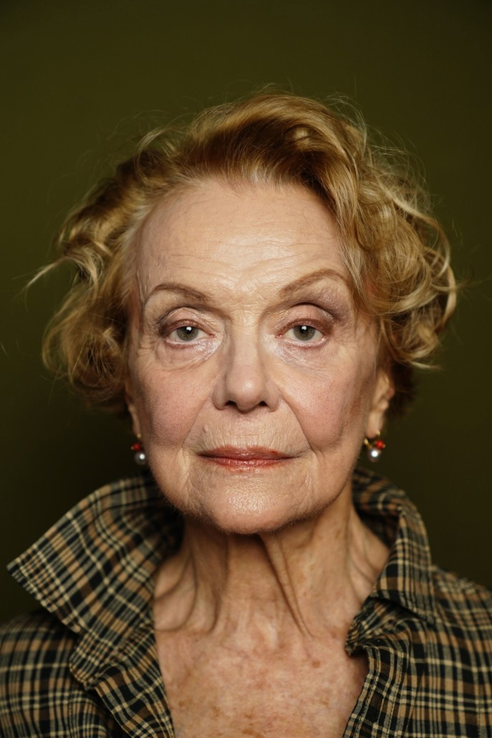 Marilú Marini as Martha Hoffman in 27 Nights