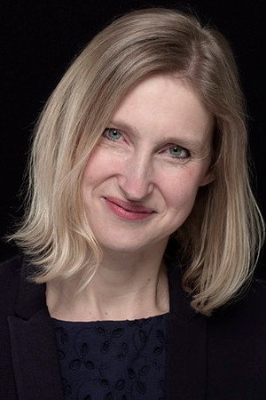 Tracy Borman as Self - Presenter in Henry VIII and the King's Men