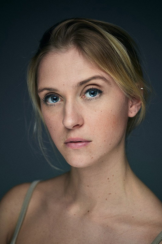 Julia Sporre as Agneta in No More Murders
