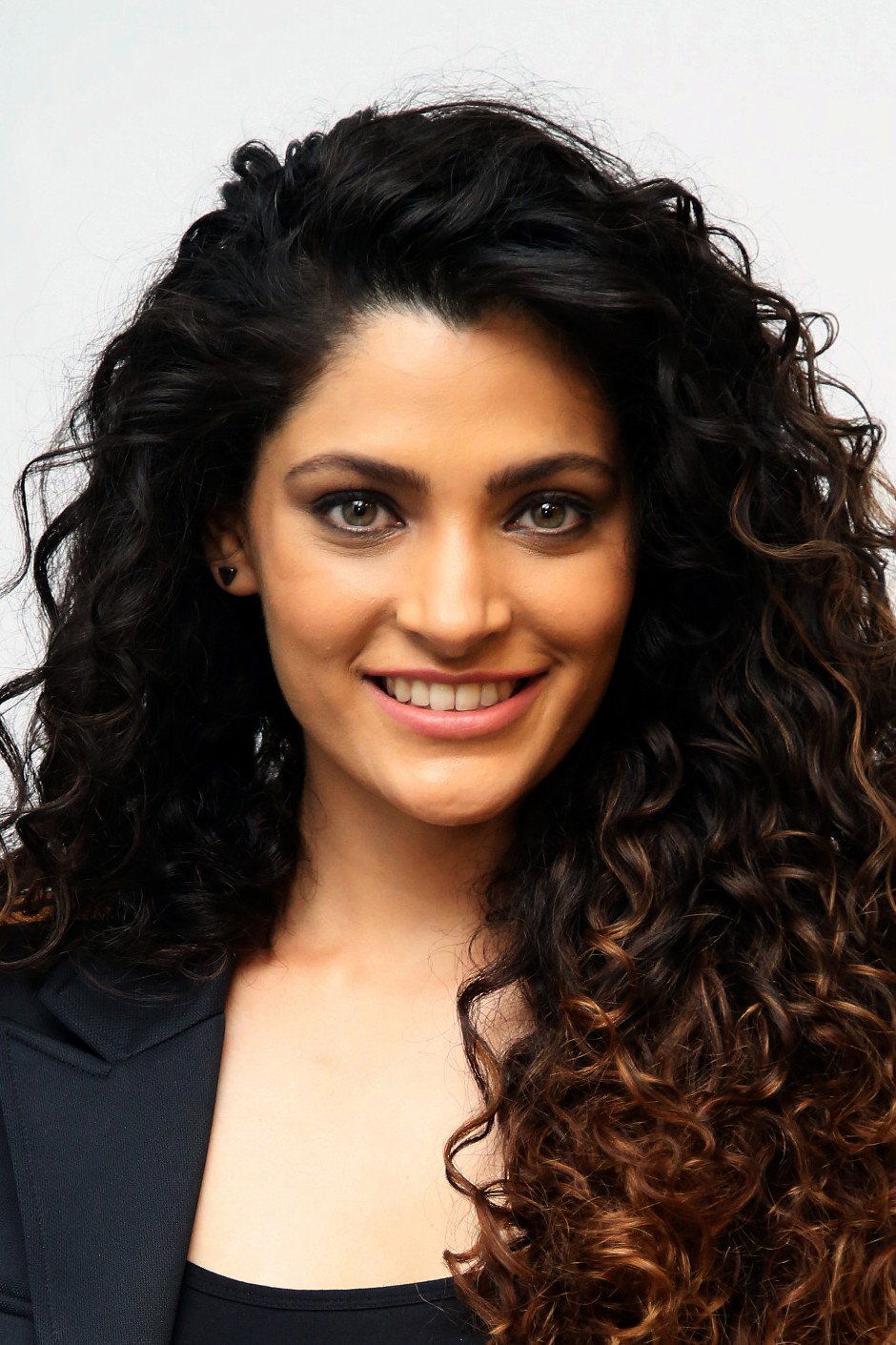 Saiyami Kher as Ayesha Hussain (segment "Glitch") in Unpaused