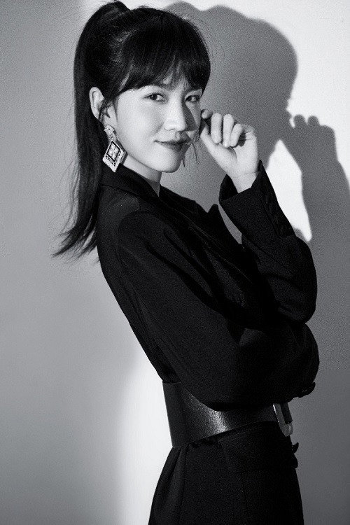 Jiao Wen Qian as 秋水 in Oh My General Ⅰ