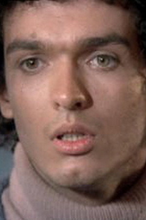Emilio Locurcio as Schizzo in The Children of Violent Rome