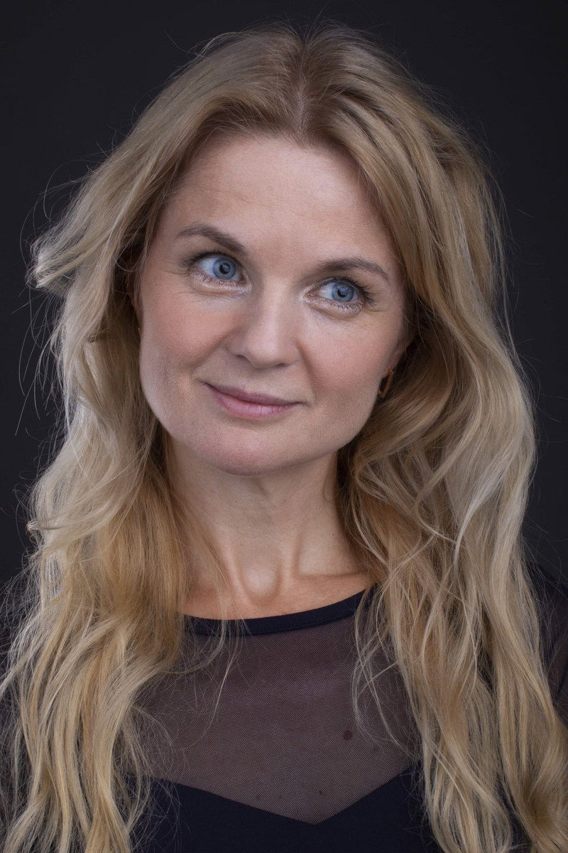 Евгения Жукович as Fedya’s mom in Home Not Alone