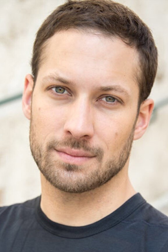 Maxime Pambet as Julien in Break
