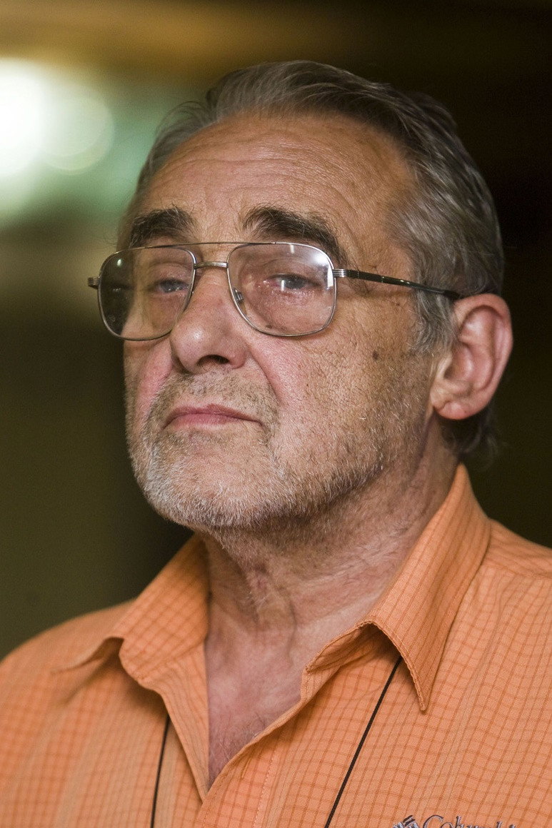 Hollósi Frigyes as Tánctanár in Cha-Cha-Cha