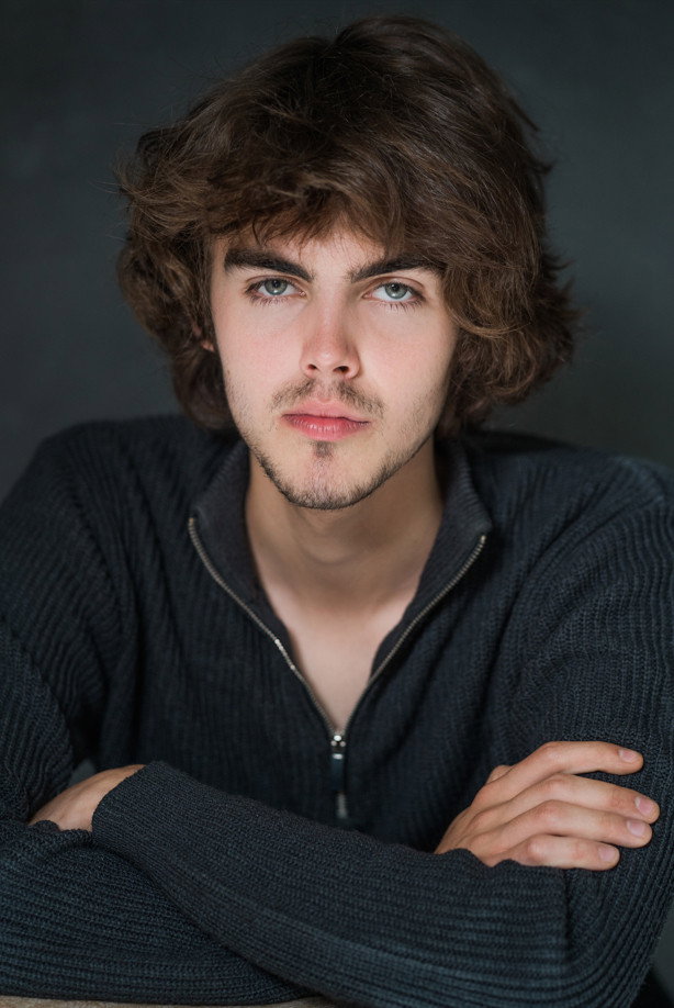Leo Harvey-Elledge as George Harrison in Midas Man