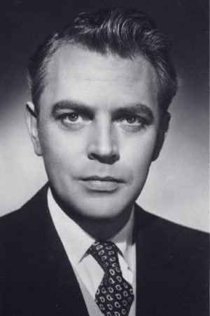 Dan O'Herlihy as Hamilton Fisk in Love, Cheat & Steal