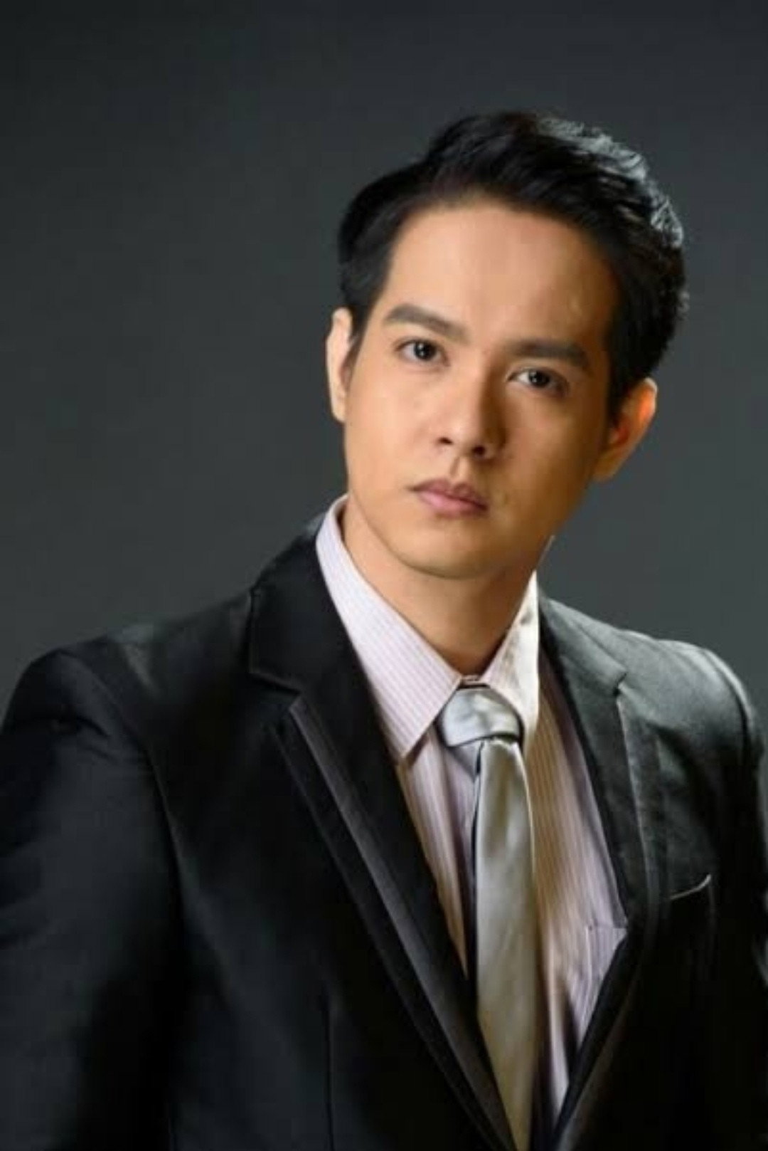 Hero Angeles as Louie in Bcuz Of U