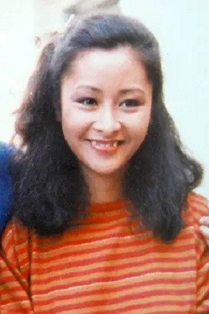 Patricia Chong Jing-Yee as Miss Cheng's other sister in Wrong Wedding Trail