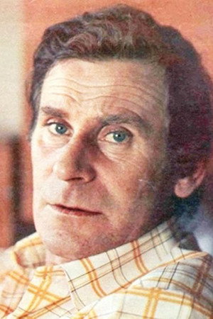 Wiesław Gołas as kapitan Sowa in Kapitan Sowa na tropie