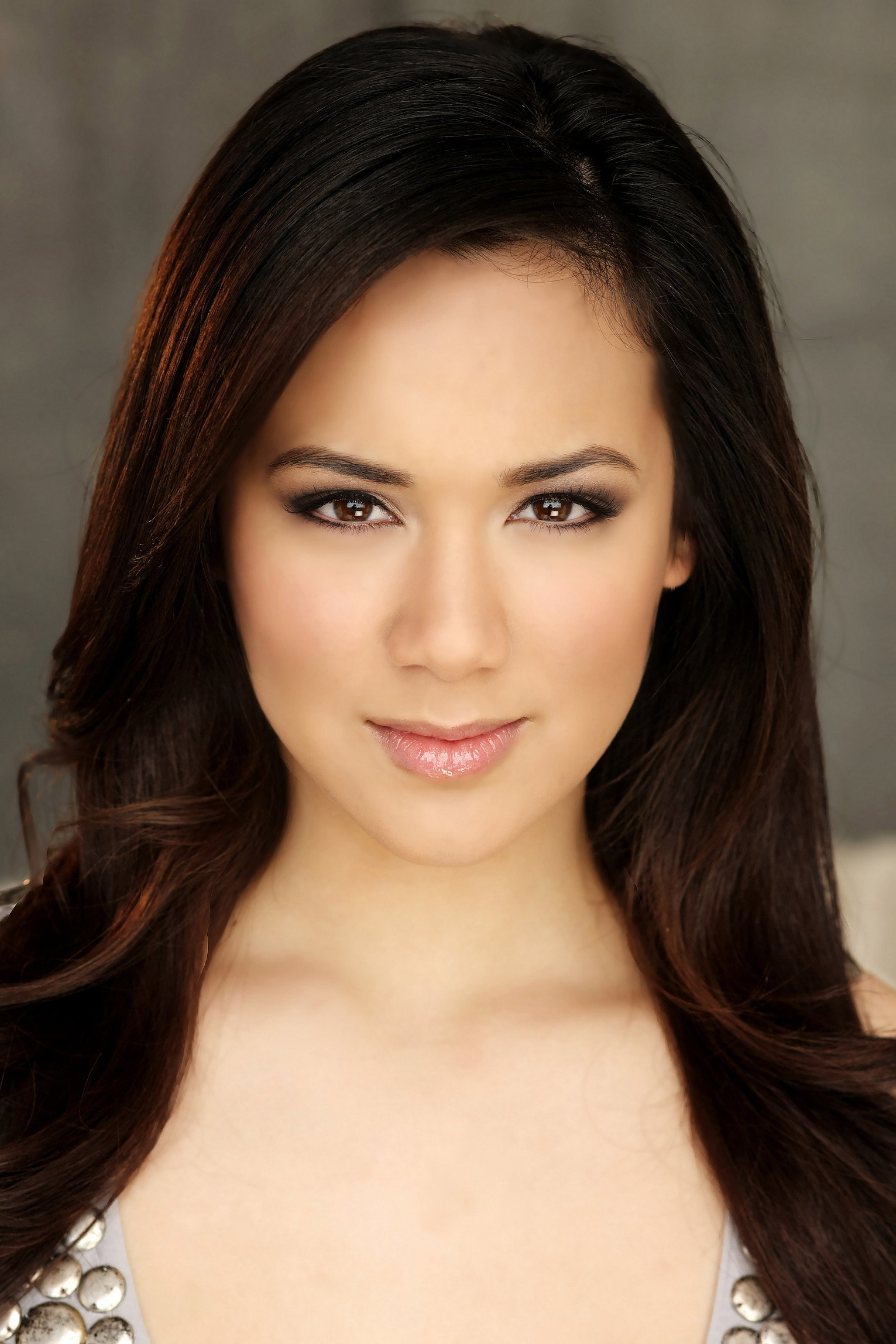 Samantha Win as Z in The Dresden Sun