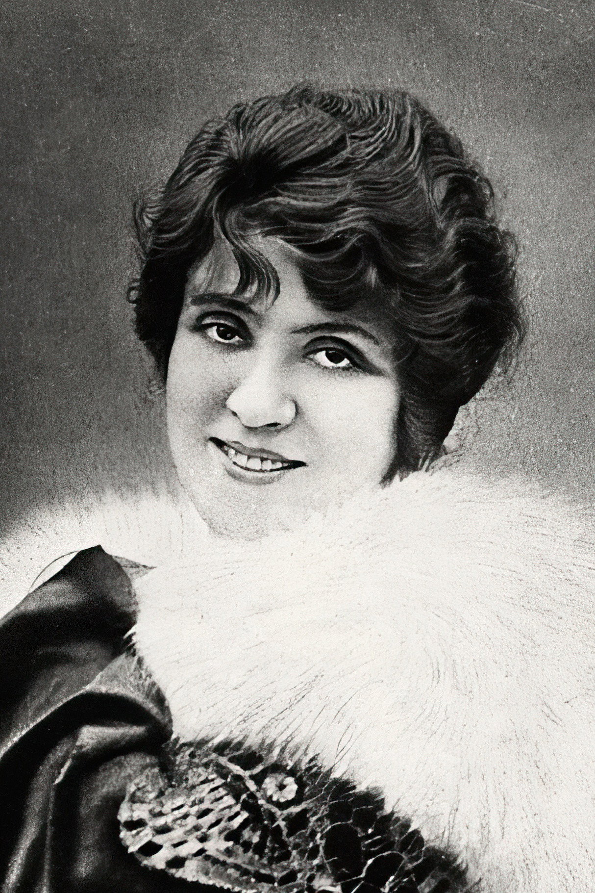 Jane Faber as Lili in Chéri