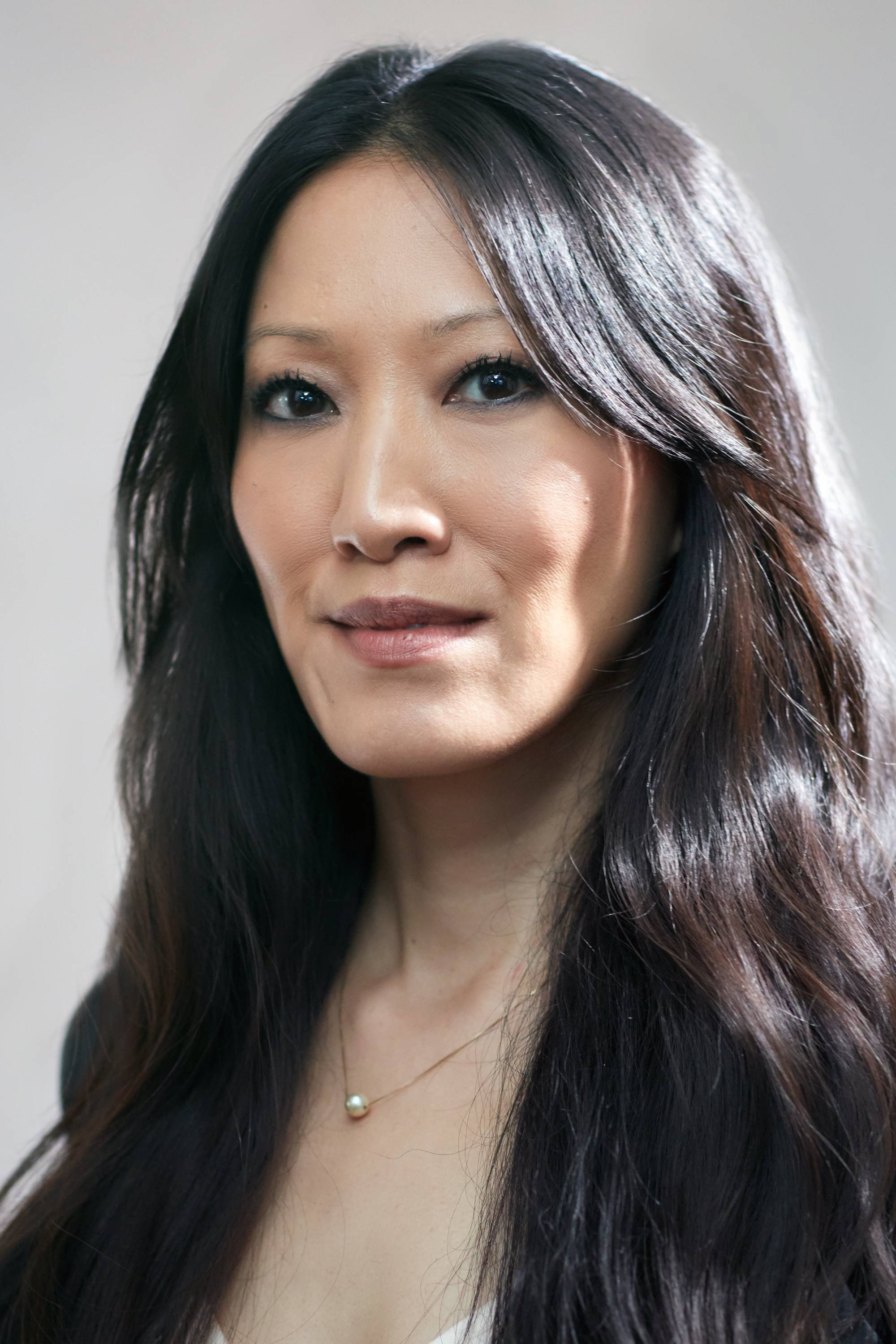 Jeni Chua as Debbie in Metro