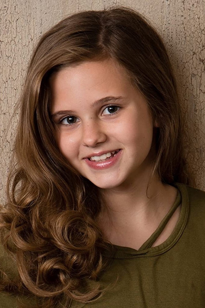 Katie Hubbard as Aros in Cadia: The World Within
